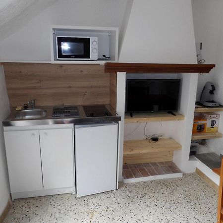 Studio Chez Steph Eyguières 外观 照片